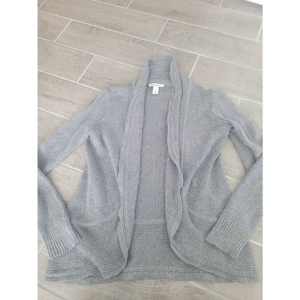 WHBM Beautiful and feminine White House Black Market Cargidan Sweater Size Large